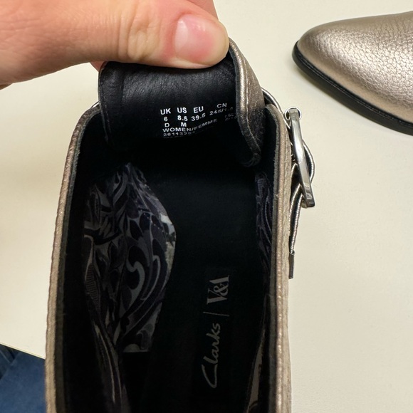 Clarks Stanhope Boot Metallic Silver/pewter | Size 8.5 - Picture 9 of 12